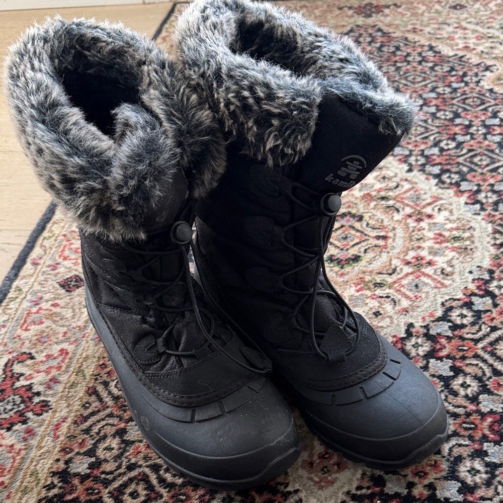 Kamik Women's Black and Gray Winter Boots